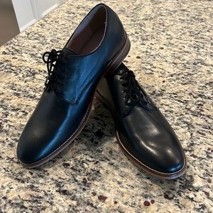 Dress shoe